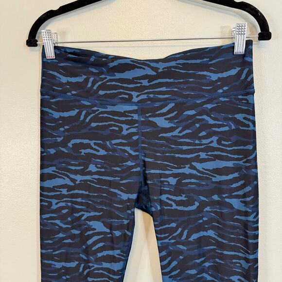 Fabletics Define PowerHold Leggings Womens M Zebra Print Workout Yoga Black Blue - Picture 3 of 7